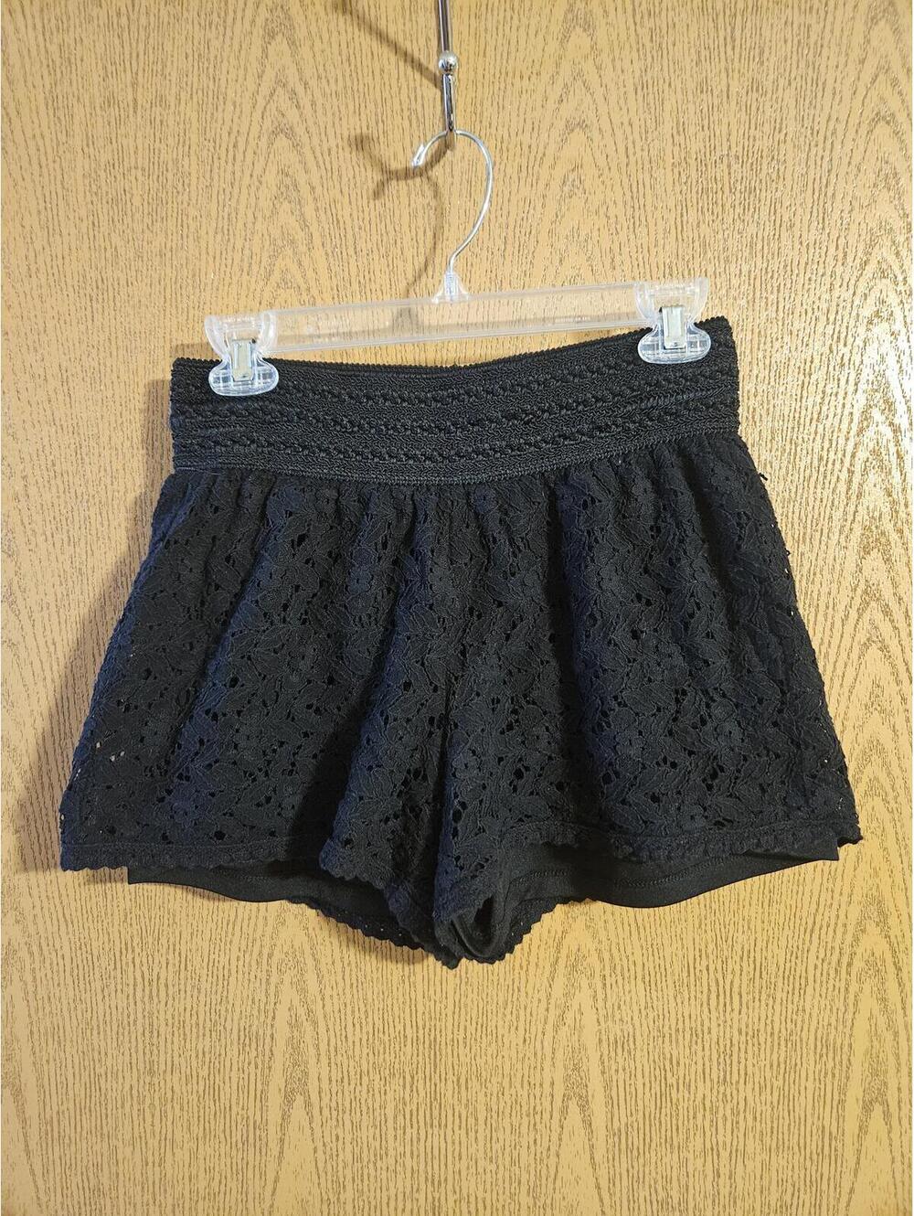 Maurices Juniors black lace shorts